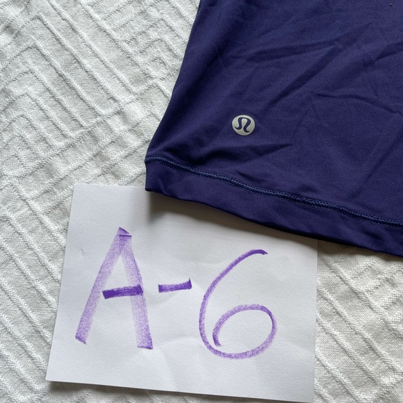 Lululemon blue 2 in 1 fast as light top mesh size 6 - Picture 9 of 12
